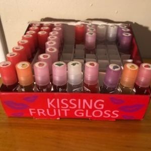 Lip Glow Kissing Lip Gloss